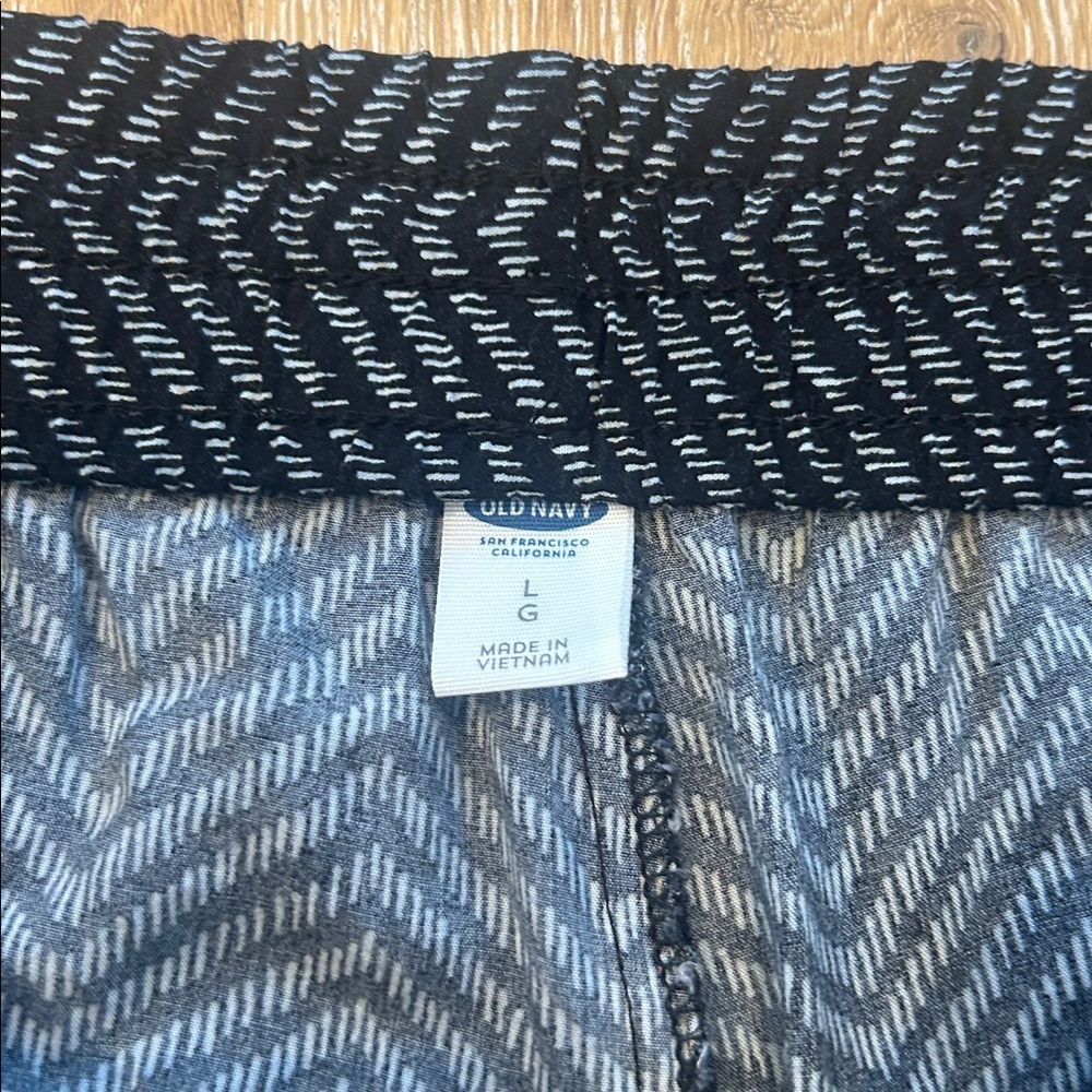 Old Navy Drawstring Herringbone Pants - Picture 4 of 7